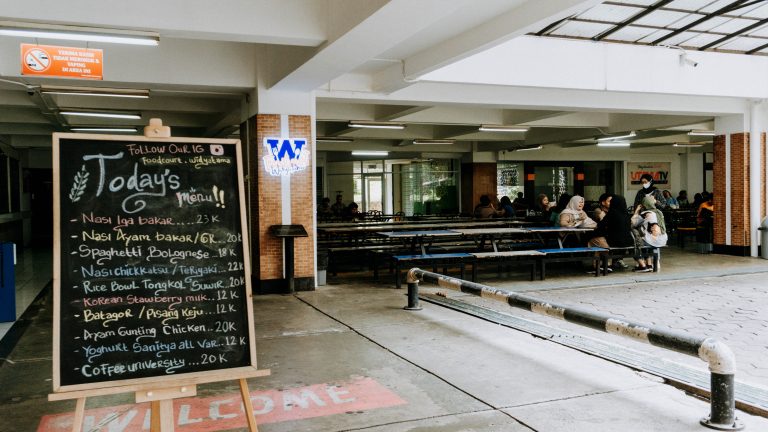 Food Court Universitas Widyatama