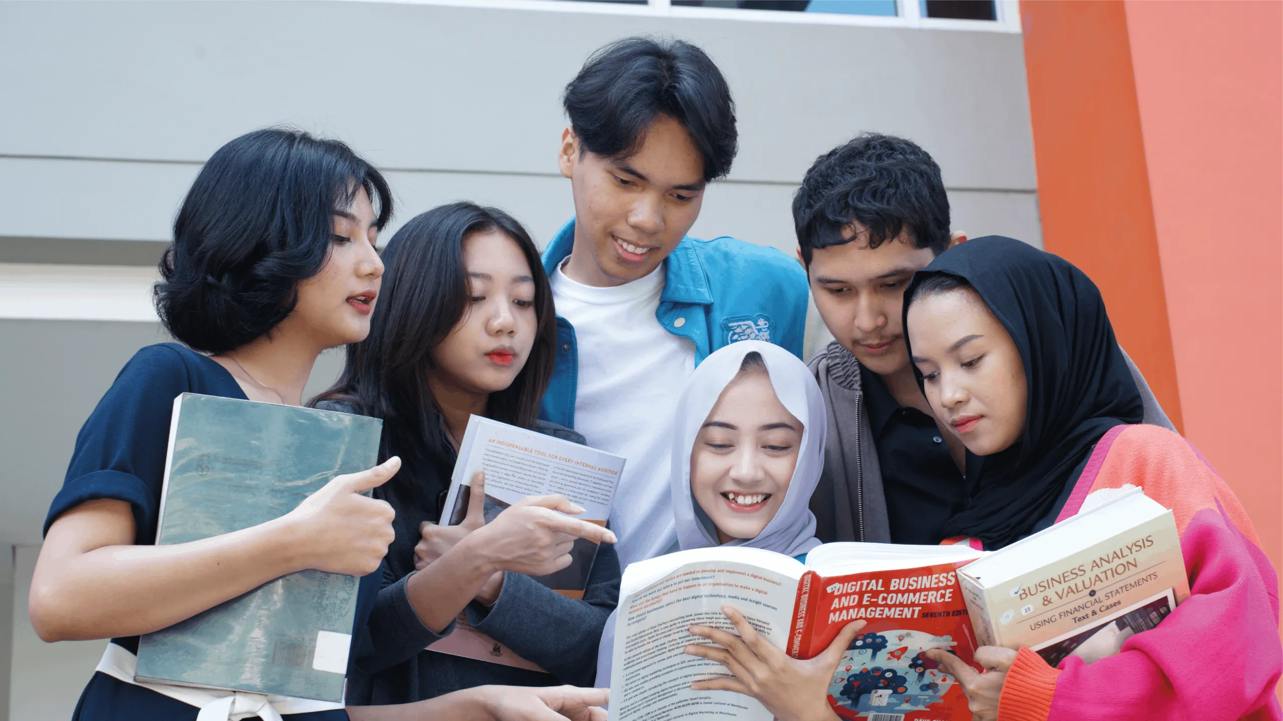 Mahasiswa Program Studi Perdagangan Internasional S1 Universitas Widyatama